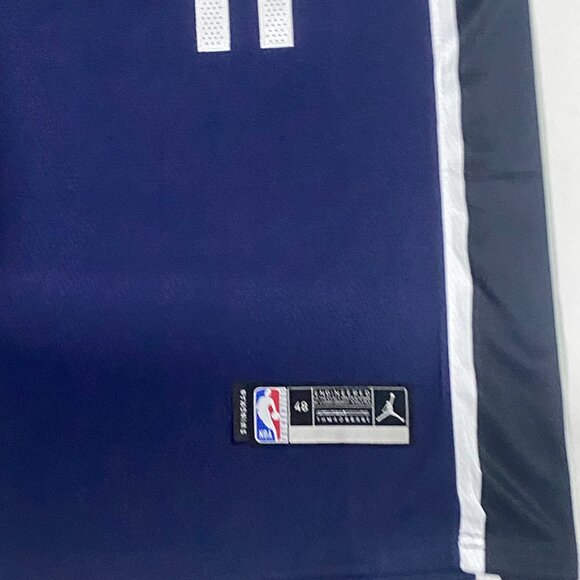 Dallas Mavericks player IRVING 11 dark blue jersey - Picture 4 of 6